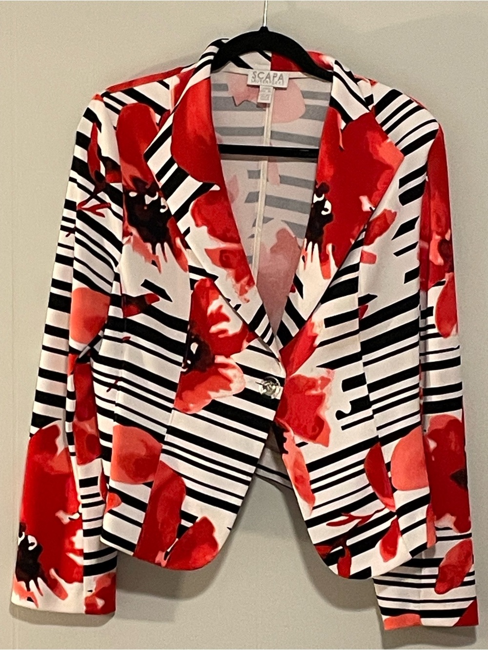 Scarpa Red & Black Floral Stripe Women's Blazer. Item # 11689 pit to pit 17 inch